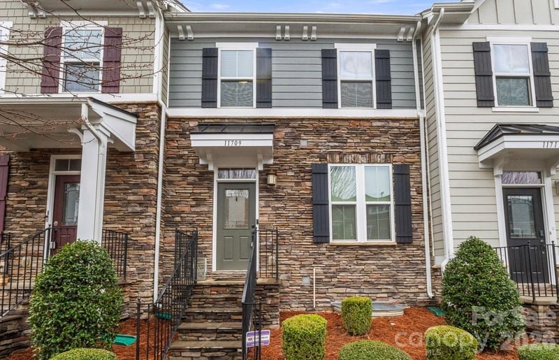 11709 Blessington Road, Huntersville, NC - 3 beds, 3 baths, 1,771 sqft - $359,999