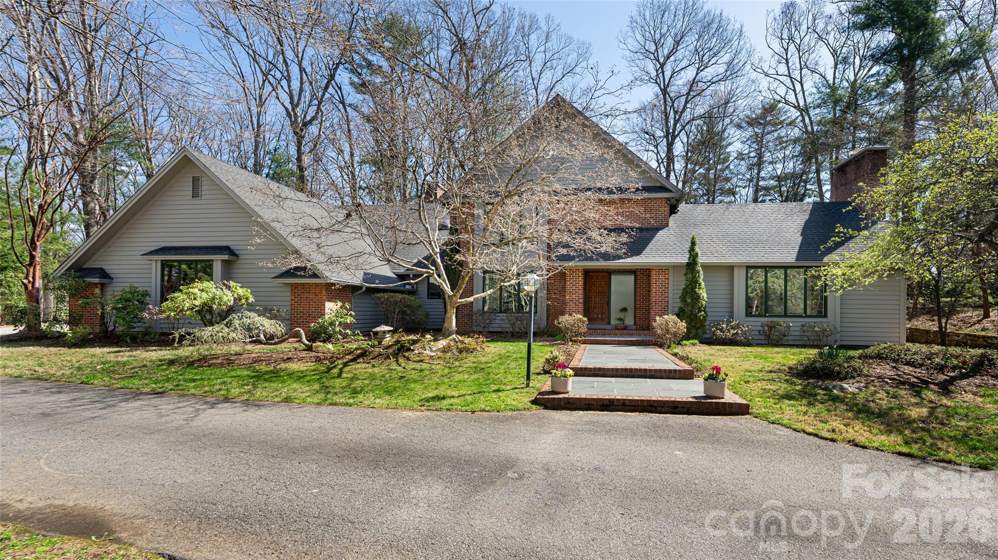 12 Stuyvesant, Asheville, NC. property listing photo