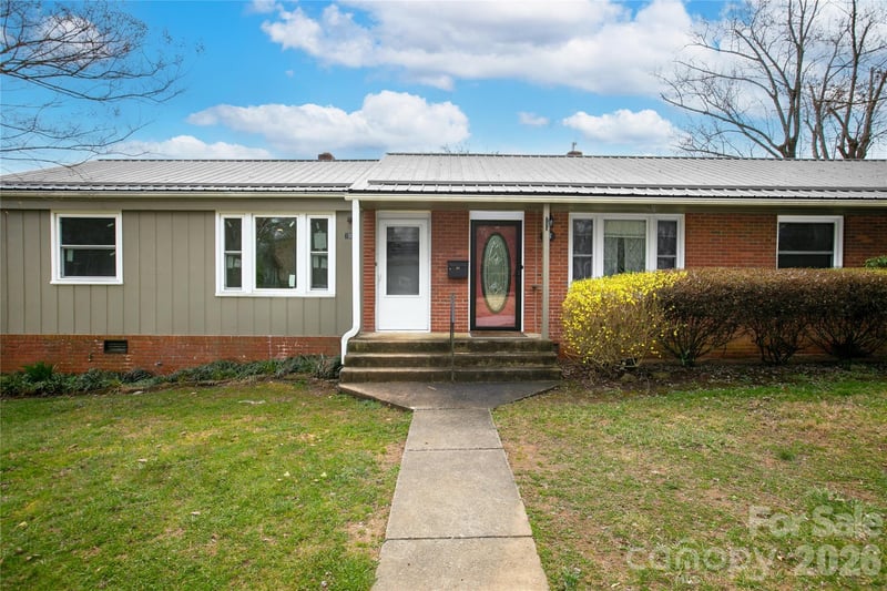 68 Elm Bend Road, Brevard, NC - 2 beds, 2 baths, 735 sqft - $249,000