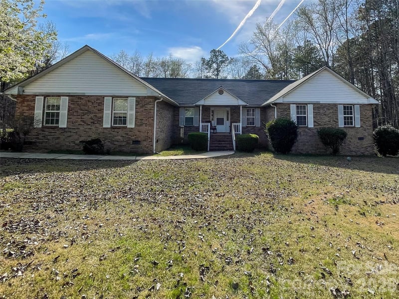 3271 Ebenezer Church Road, Camden, SC - 5 beds, 3 baths, 2,866 sqft - $410,000