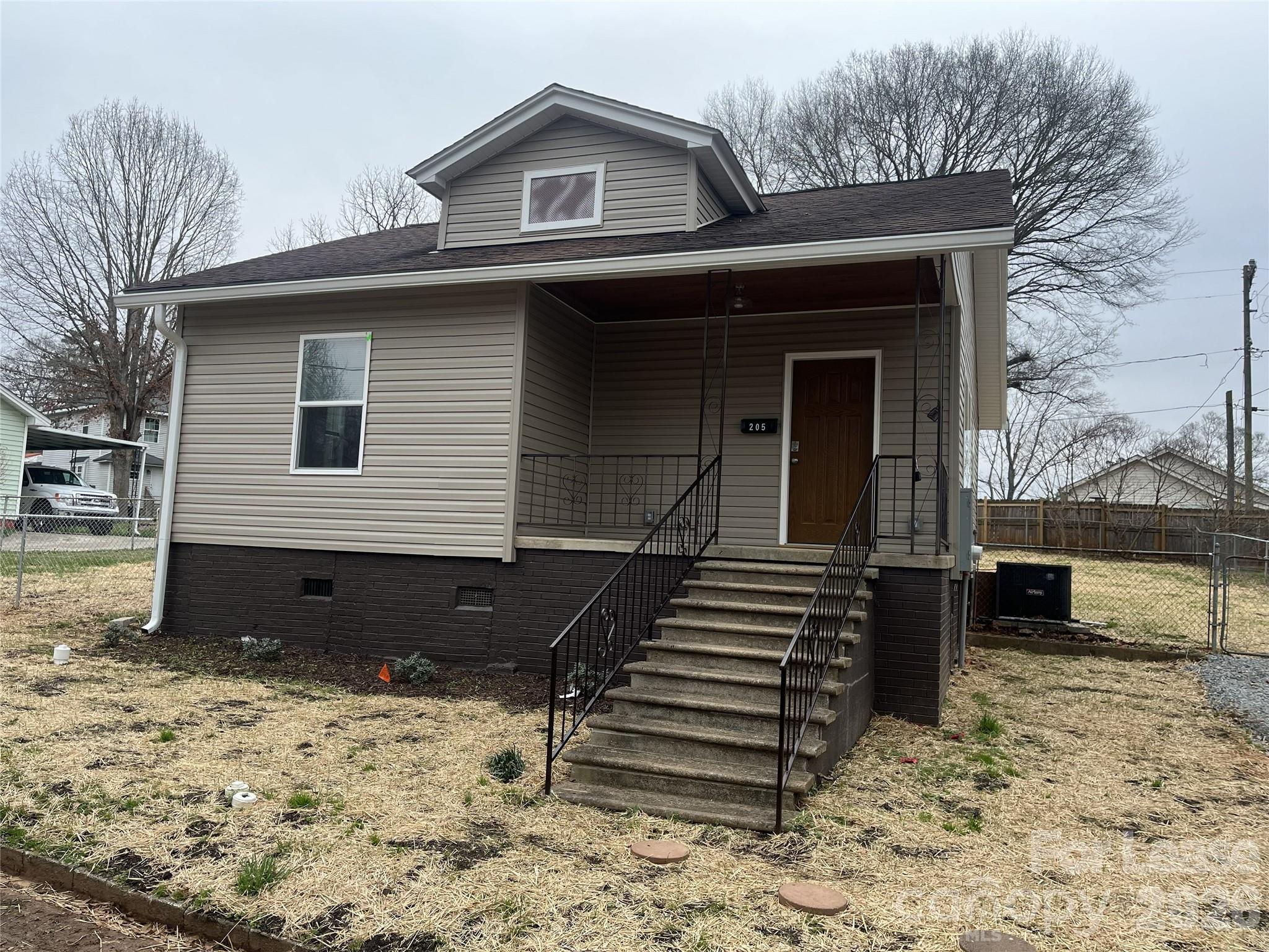 205 Wood Street, Mount Holly, NC. property listing photo