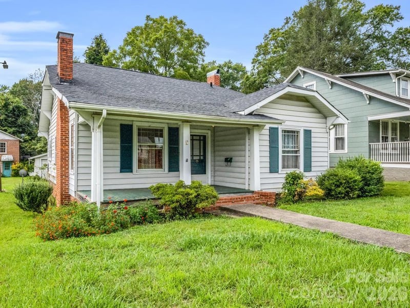 203 Court Street, Rutherfordton, NC - 2 beds, 1 bath, 1,283 sqft - $210,000