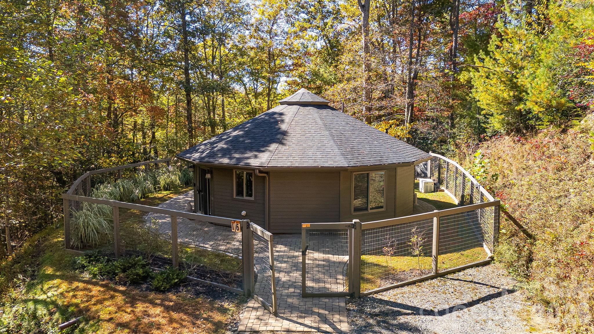 16 Caddis Court, Marshall, NC. property listing photo