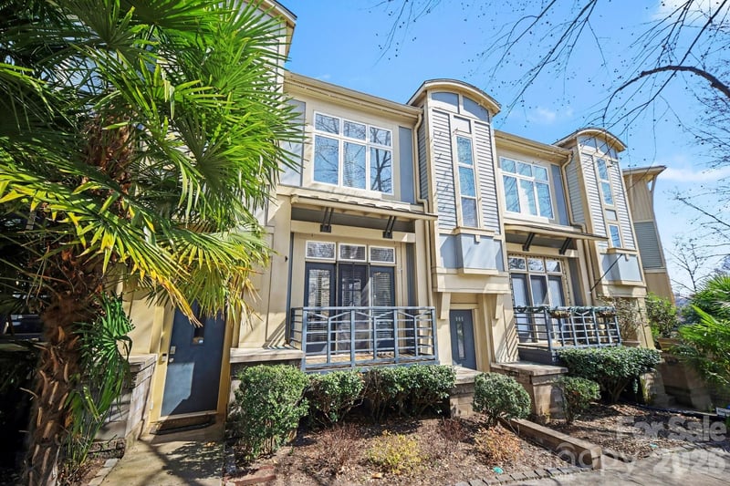 906 Garden District, Charlotte, NC - 2 beds, 2 baths, 1,196 sqft - $389,900