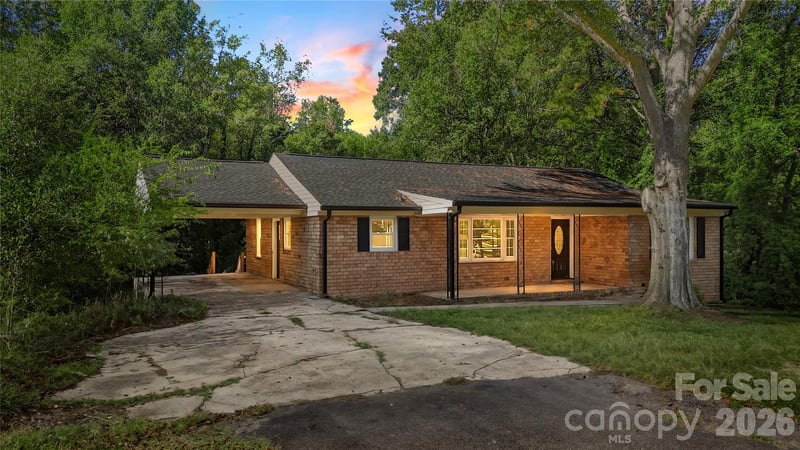 1428 Boxwood Avenue, Lancaster, SC - 4 beds, 1.5 baths, 1,425 sqft - $229,000