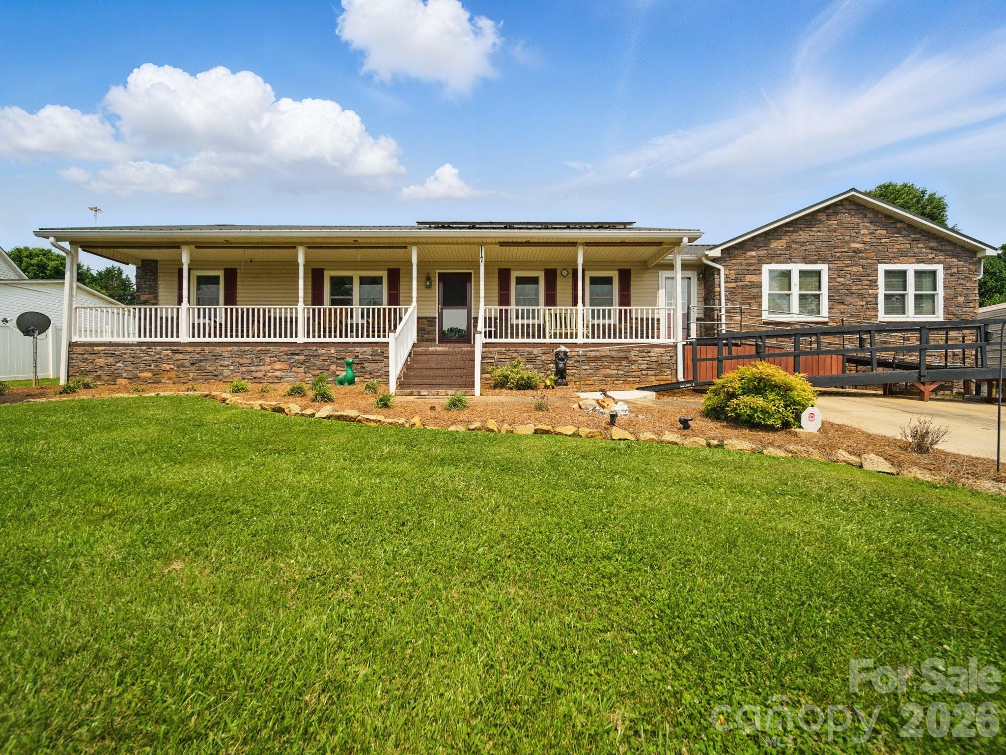 117 Pilots Ridge Drive, Bessemer City, NC — property listing photo