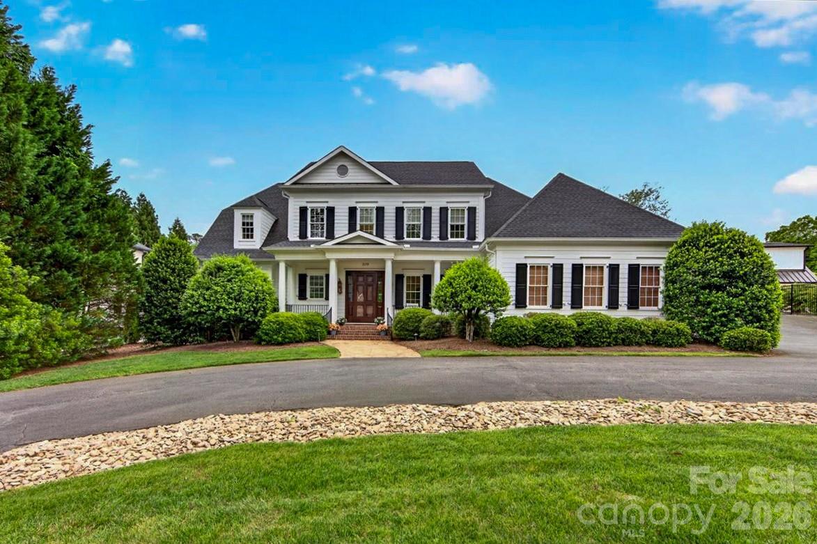 2135 Sharon, Charlotte, NC — property listing photo 1