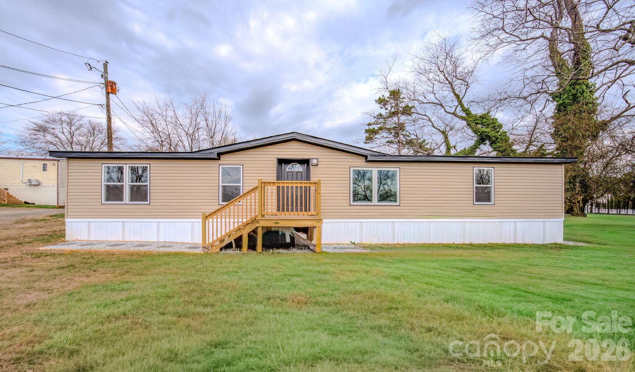 8 Teal Lane, Candler, NC. property listing photo