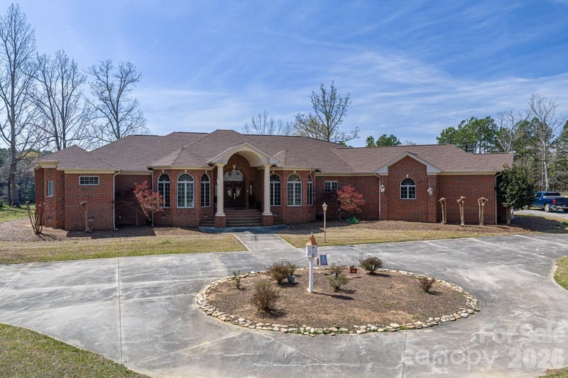 109 Wright Road, Kings Mountain, NC - 3 beds, 3.5 baths, 3,538 sqft - $1,300,000