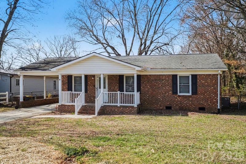 1004 Oakwood Avenue, Kannapolis, NC - 3 beds, 1.5 baths, 1,131 sqft - $210,000