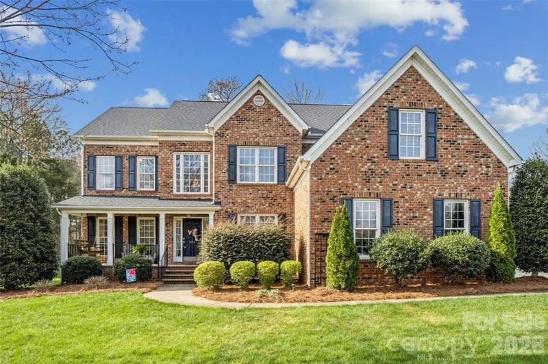 501 Conaway, Waxhaw, NC - 6 beds, 5 baths, 4,070 sqft - $825,000