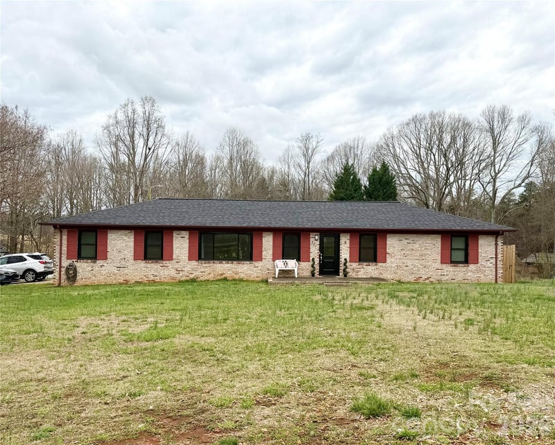 701 Cherry, Shelby, NC - 3 beds, 2 baths, 1,797 sqft - $260,000