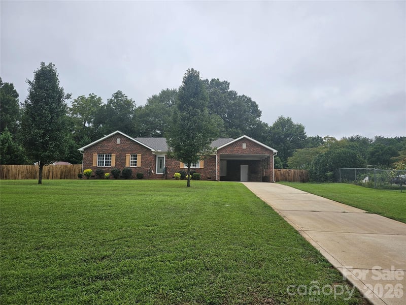 11001 Hampton, Mint Hill, NC - 3 beds, 2 baths, 1,617 sqft - $439,000