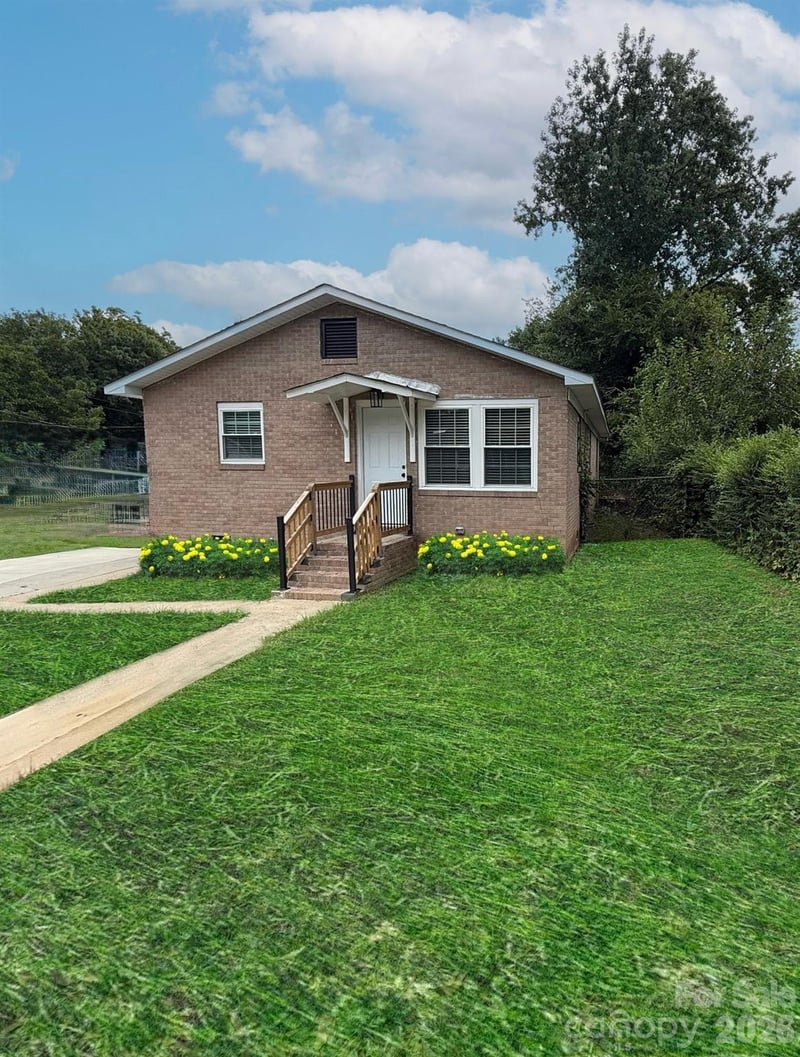 436 Clinton Avenue, Lancaster, SC - 3 beds, 2 baths, 1,460 sqft - $249,900
