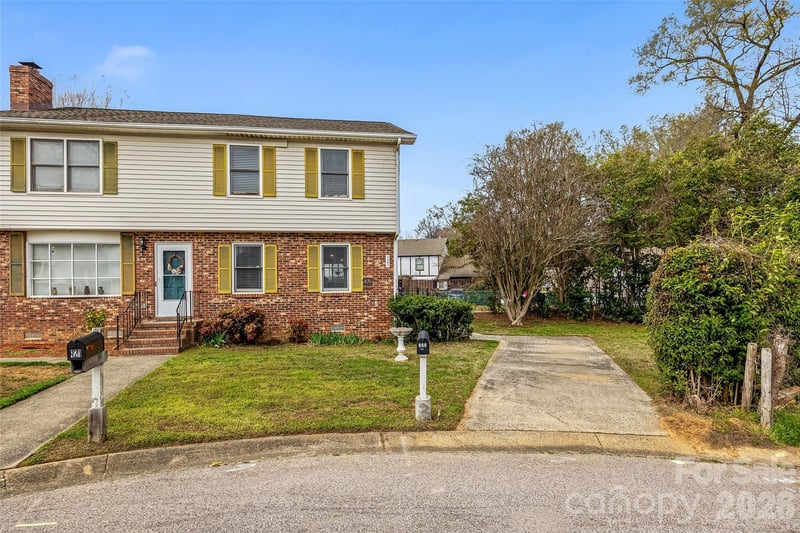 123 Neely Court, Rock Hill, SC - 2 beds, 1.5 baths, 1,100 sqft - $215,000