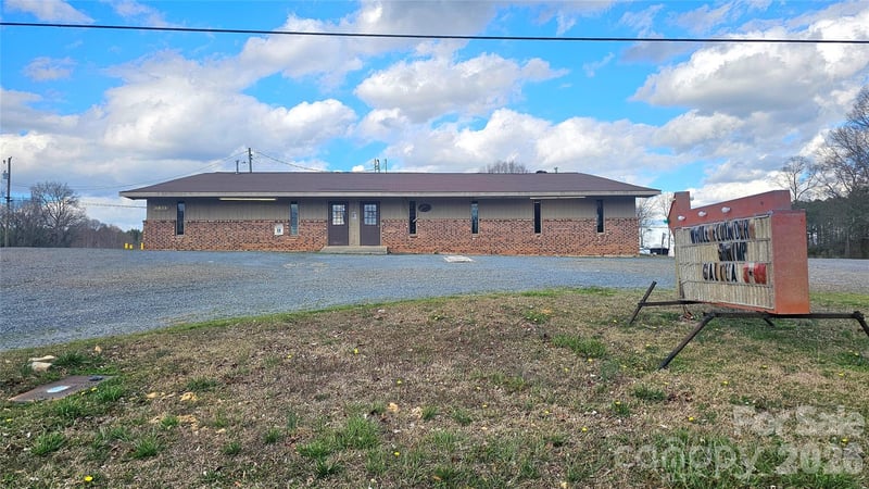 6821 Highway 218 Highway E, Marshville, NC - 2 baths - $625,000