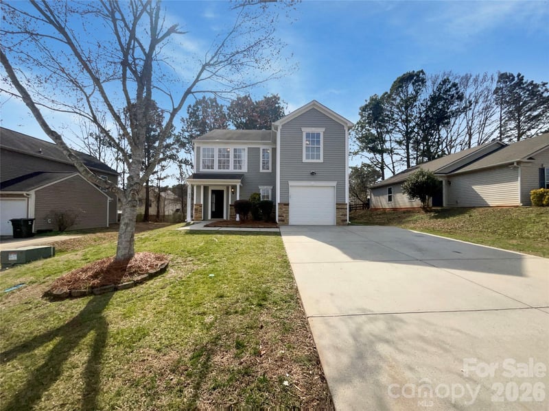644 Carybrook Court, York, SC - 4 beds, 2.5 baths, 2,081 sqft - $285,000