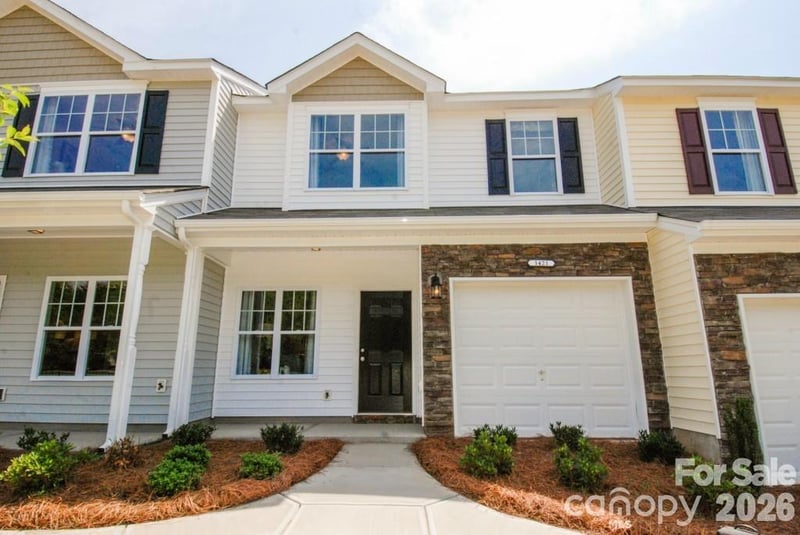 10383 Bunclody Drive, Charlotte, NC - 2 beds, 2.5 baths, 1,319 sqft - $279,999