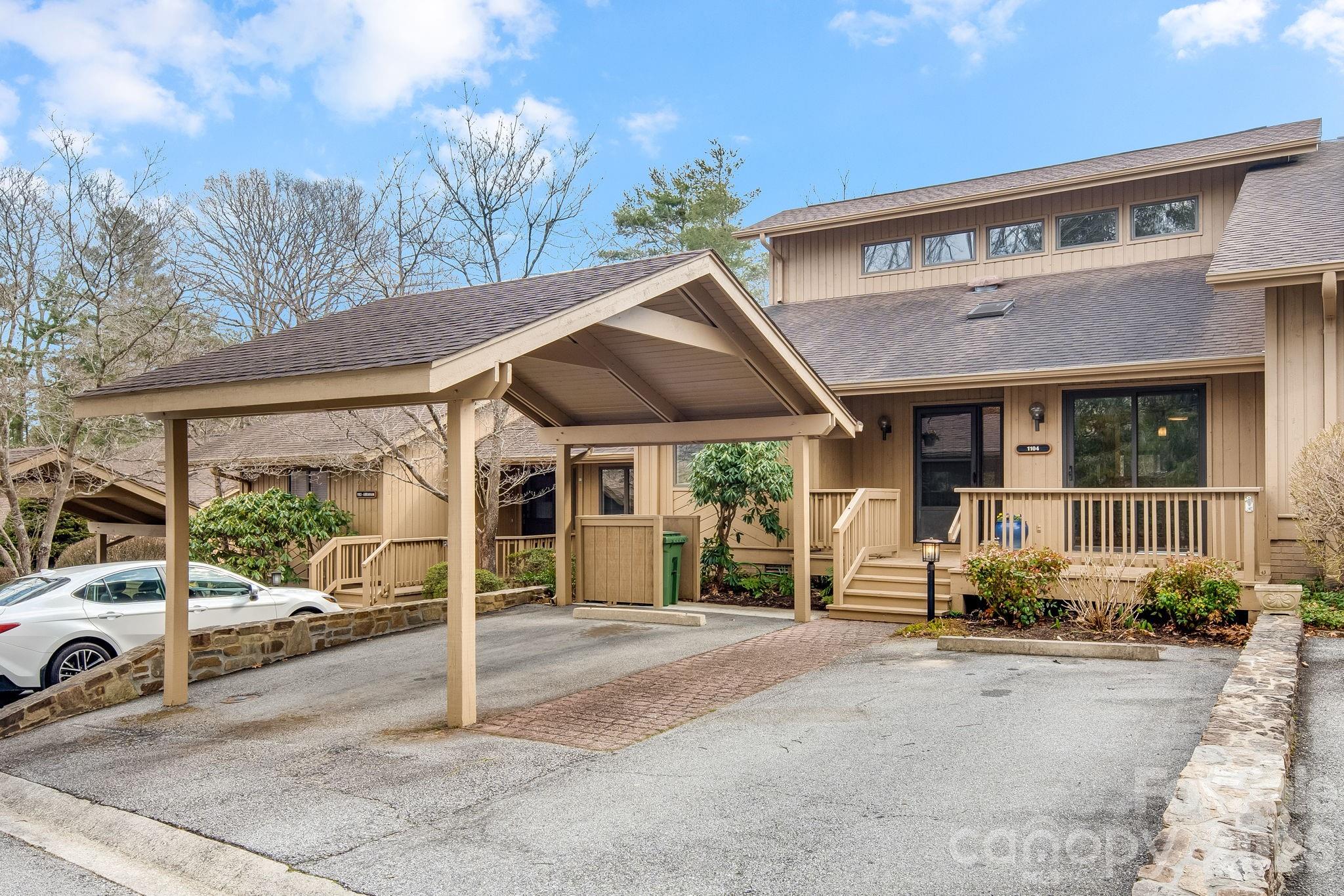 1104 Red Oak Drive, Hendersonville, NC. property listing photo