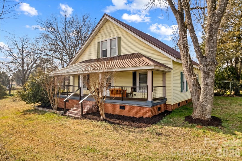 1022 Railroad, China Grove, NC - 3 beds, 3 baths, 2,453 sqft - $289,900