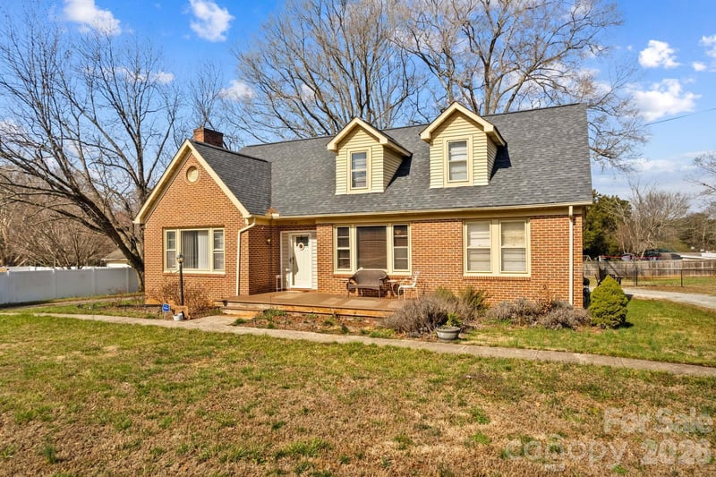 416 W Peeler Street, Salisbury, NC - 4 beds, 2 baths, 3,102 sqft - $430,000