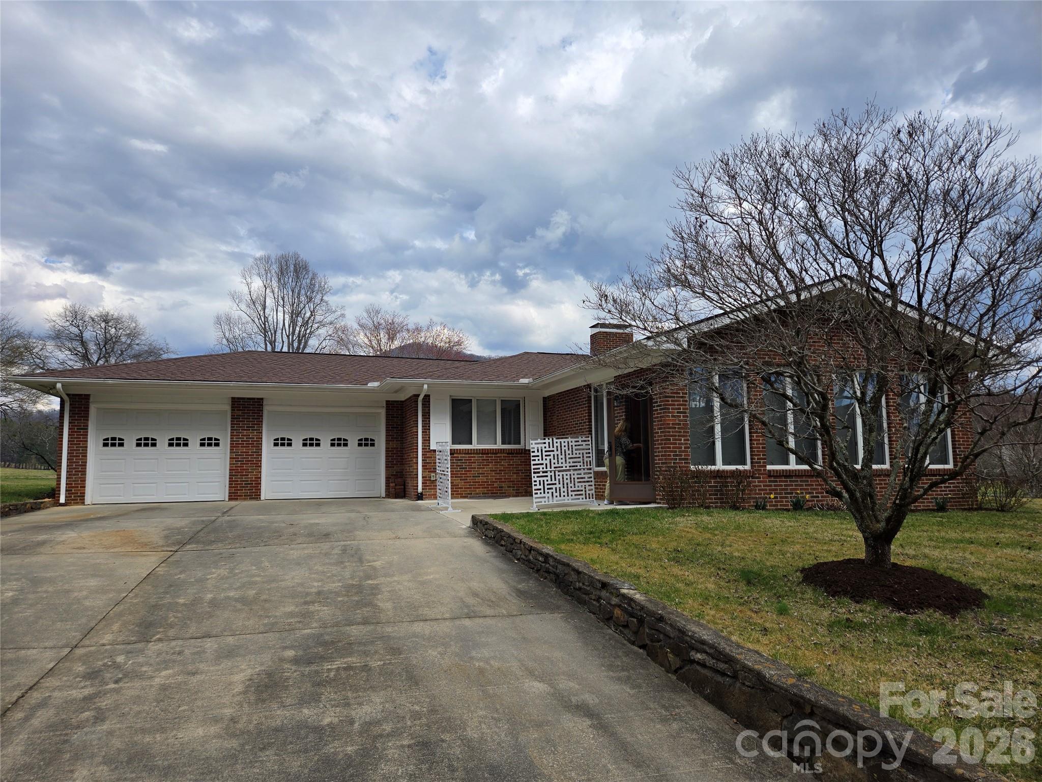 100 Chapel Road, Black Mountain, NC. property listing photo
