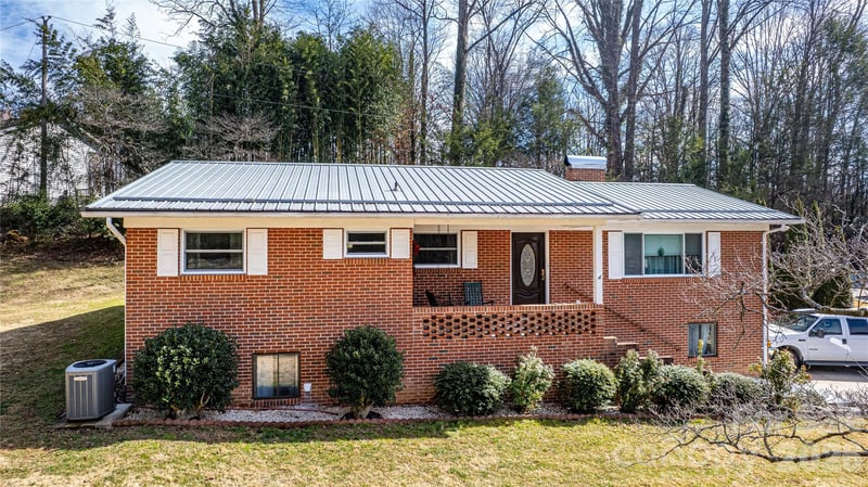 356 Pleasant Hill Drive, Brevard, NC - 3 beds, 1.5 baths, 1,702 sqft - $429,000