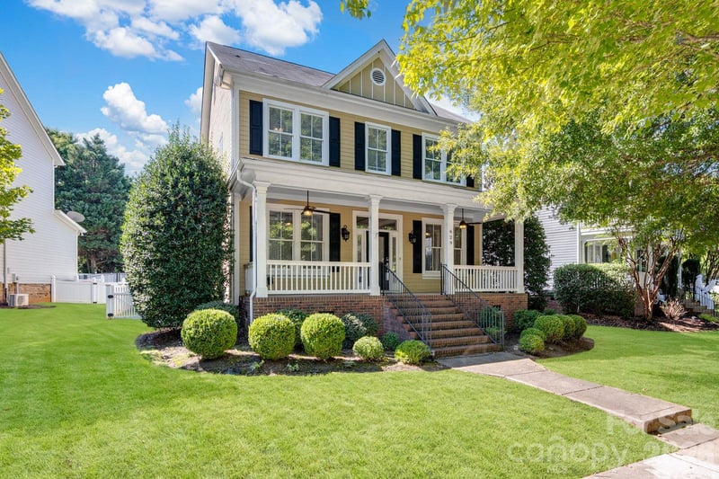 629 Bracket Street, Fort Mill, SC - 4 beds, 2.5 baths, 2,284 sqft - $670,000