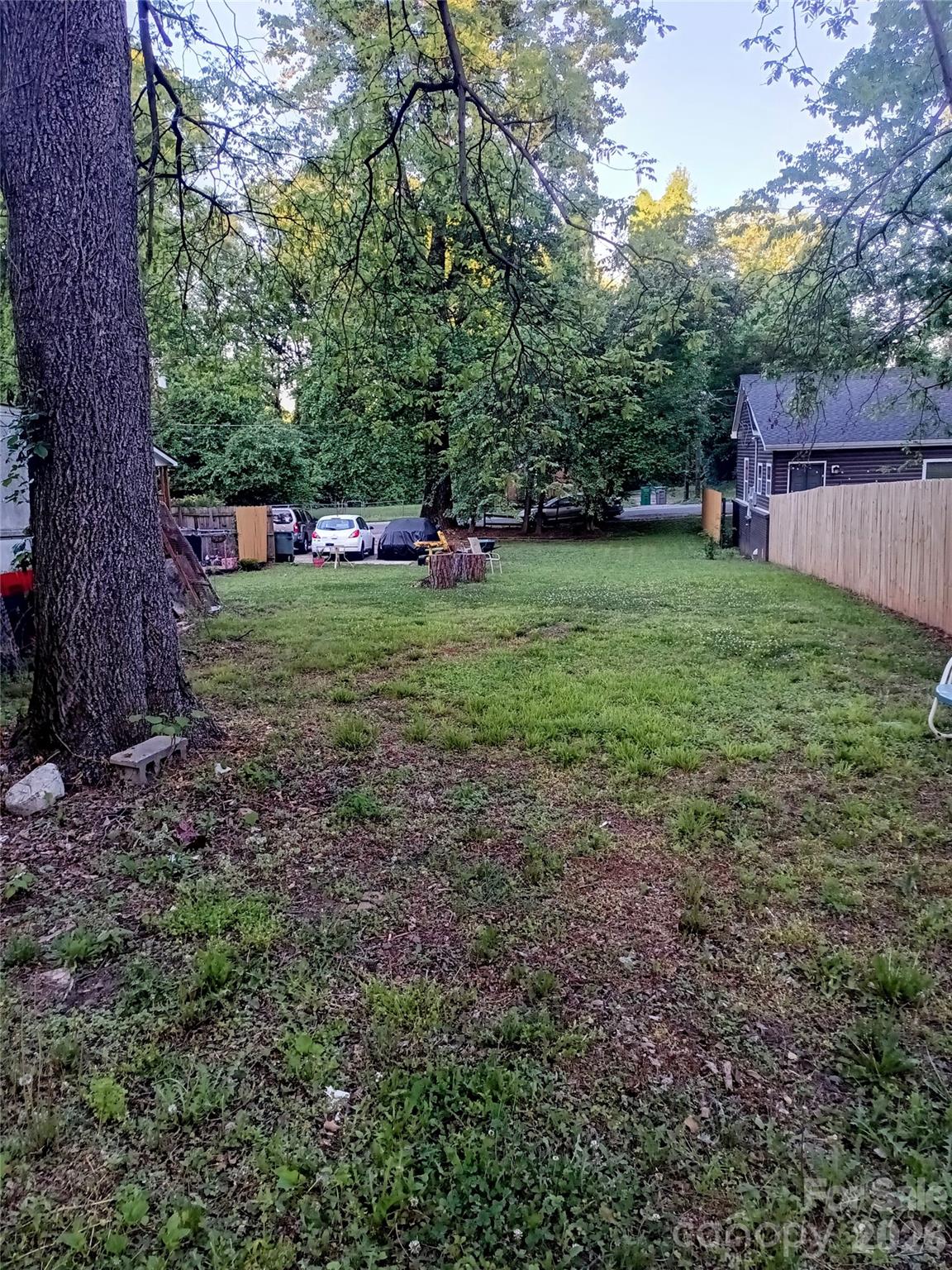 2307 Kennesaw Dr, Charlotte, NC 28216. property listing photo