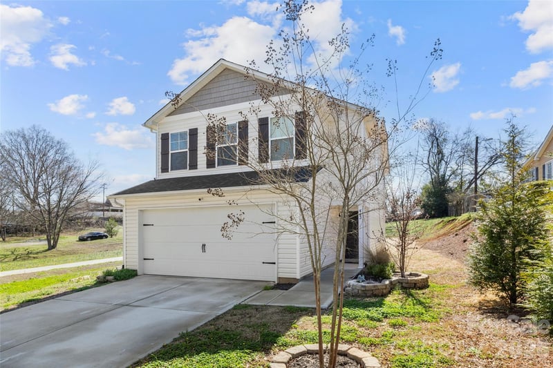 463 W Barr Street, Lancaster, SC - 4 beds, 2.5 baths, 1,803 sqft - $285,000