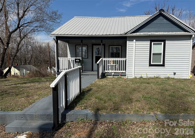 703 Stage Street NW, Lenoir, NC - 2 beds, 1 bath, 788 sqft - $175,000