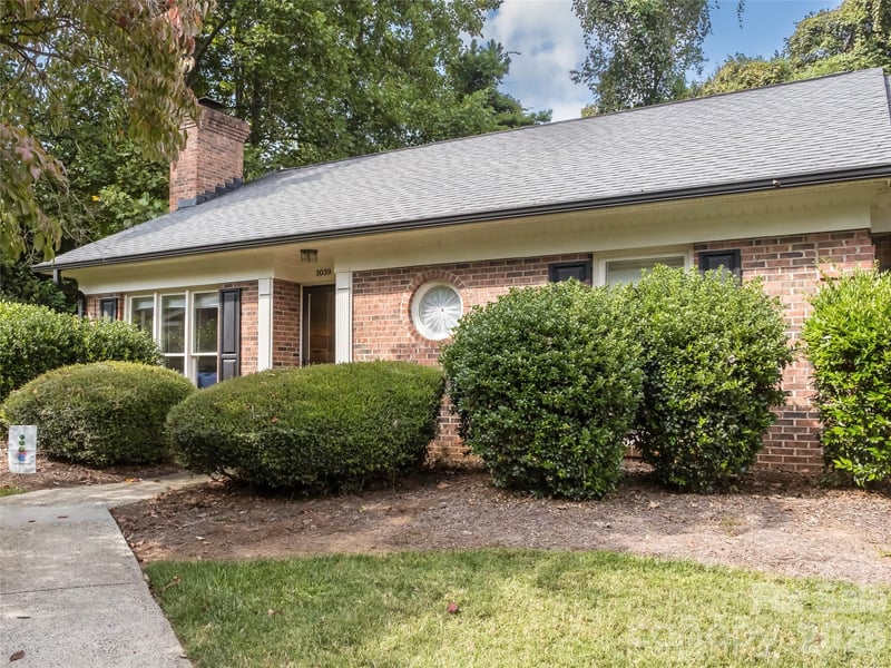2039 Union Road E, Gastonia, NC - 2 beds, 1.5 baths, 1,020 sqft - $219,000