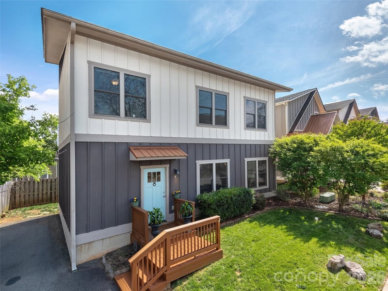 4 Grinnell Street, Asheville, NC - 3 beds, 2.5 baths, 1,324 sqft - $375,000