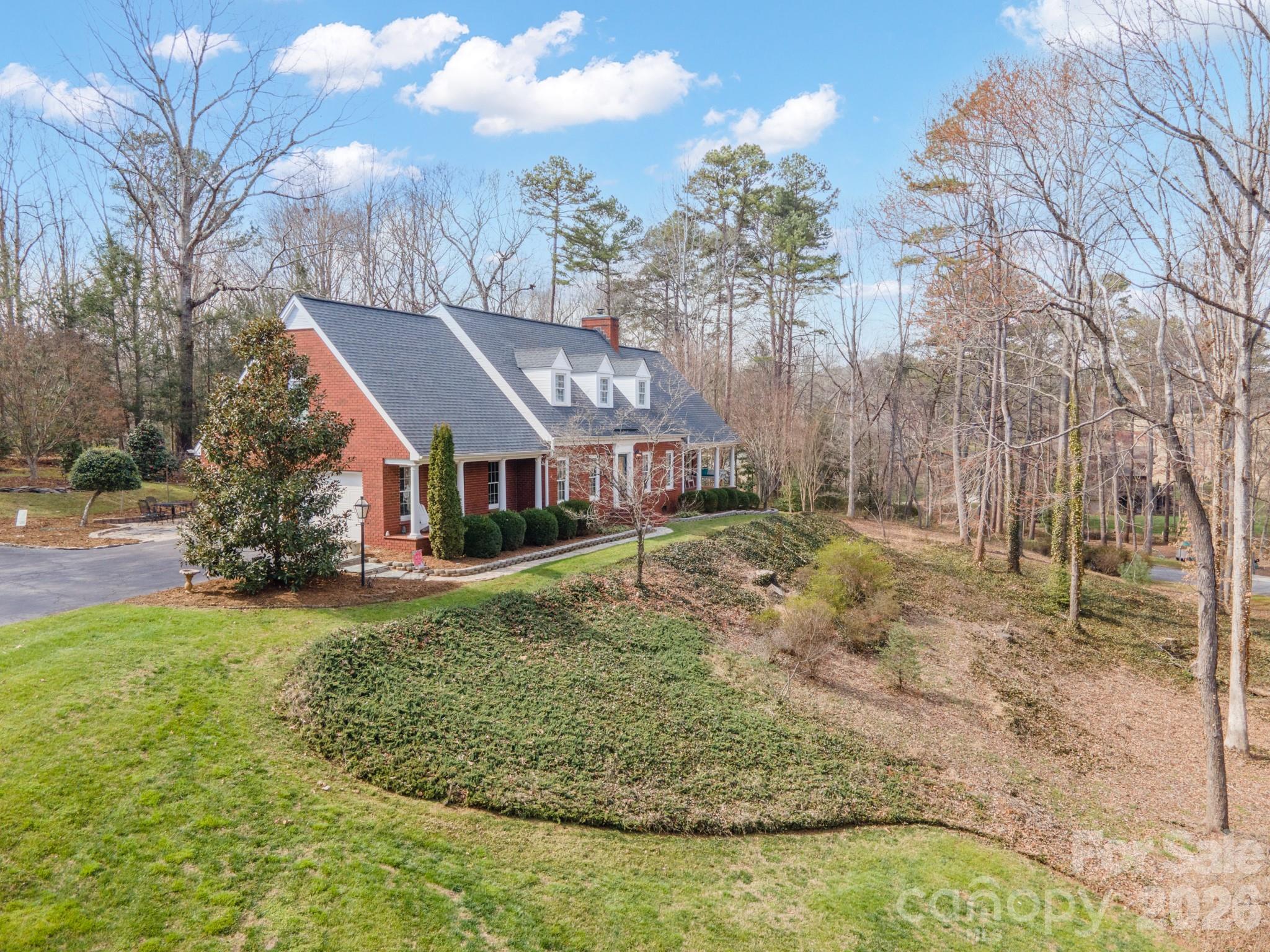 4125 Hideaway Court NE, Hickory, NC. property listing photo