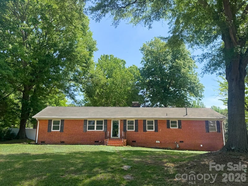 2044 Helen, Gastonia, NC - 3 beds, 2 baths, 1,571 sqft - $368,000