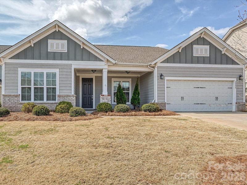 2004 Rockbrook Lane, Belmont, NC - 3 beds, 2.5 baths, 2,400 sqft - $495,500