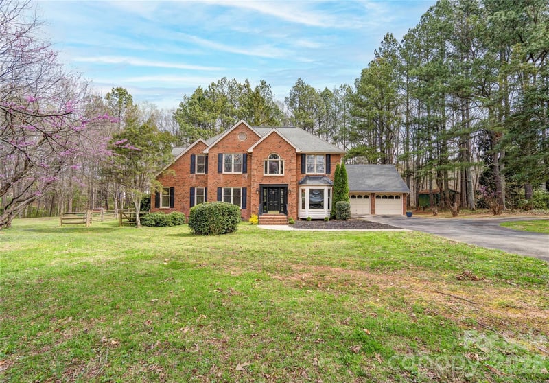 124 Gold Run, Kings Mountain, NC - 4 beds, 3 baths, 2,548 sqft - $595,000