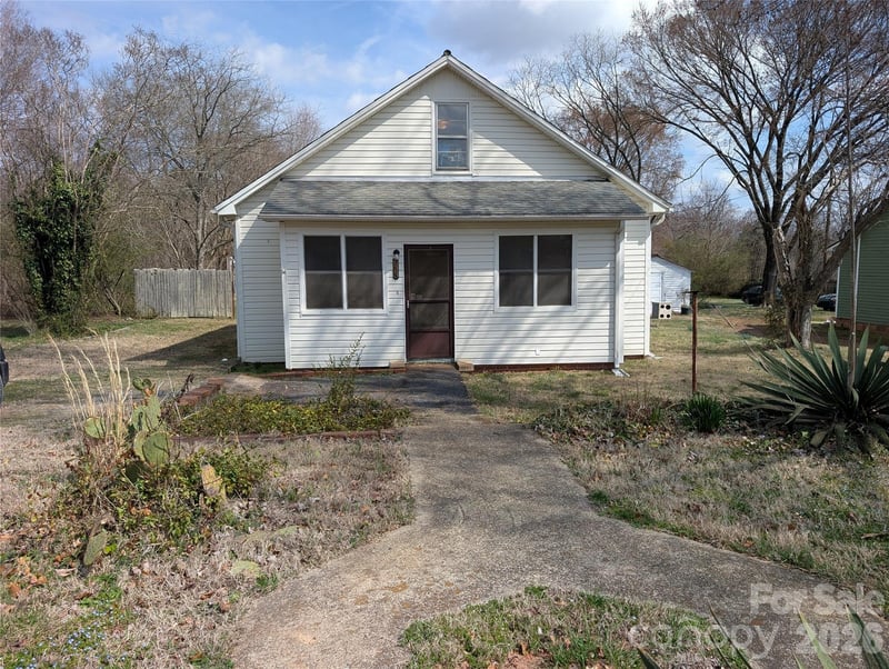 633 S Eastway Drive, Troutman, NC - 2 beds, 2 baths, 1,032 sqft - $228,000