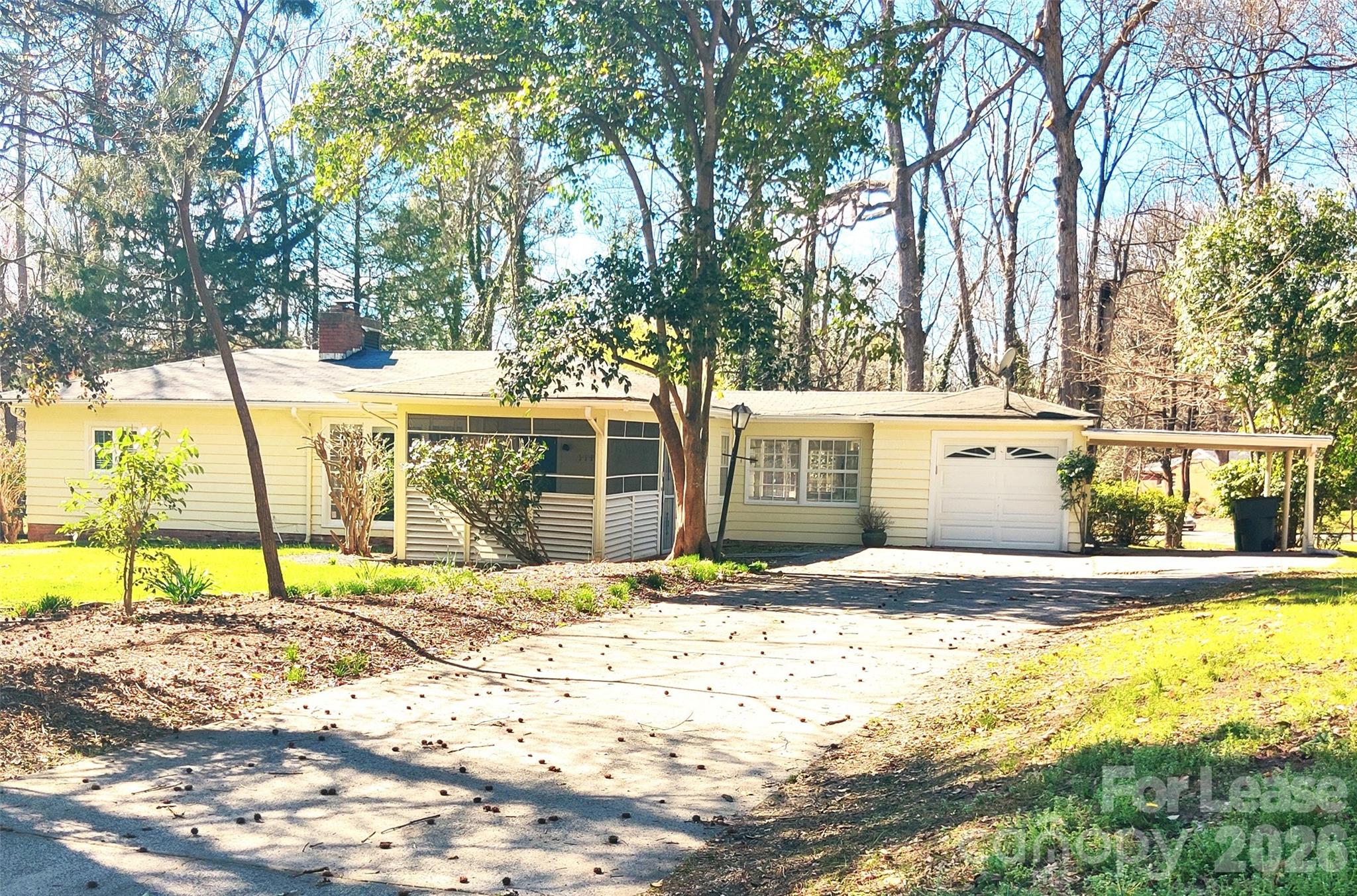 2401 Vista Drive, Charlotte, NC. property listing photo