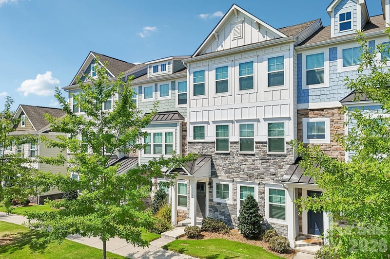 11344 Winding Gorge Drive, Huntersville, NC - 3 beds, 2.5 baths, 1,437 sqft - $299,999