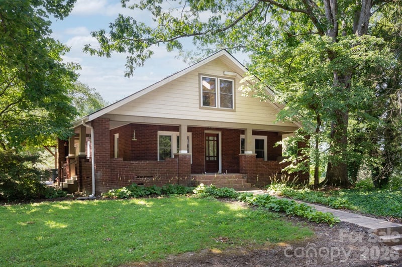 90 Jonestown Road, Asheville, NC - 4 beds, 3 baths, 2,369 sqft - $699,000