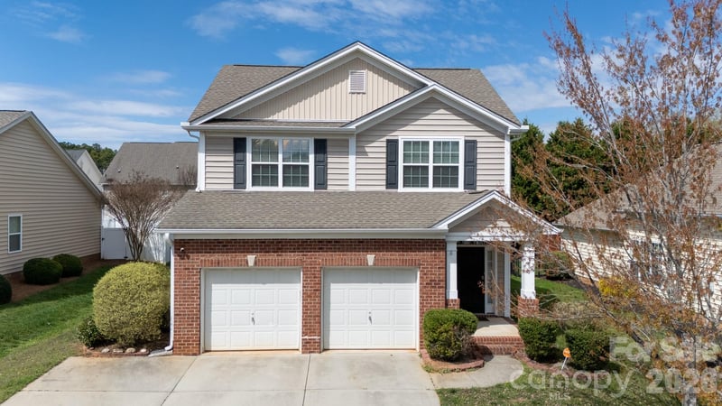 465 Clouds Way, Rock Hill, SC - 4 beds, 2.5 baths, 2,184 sqft - $374,900