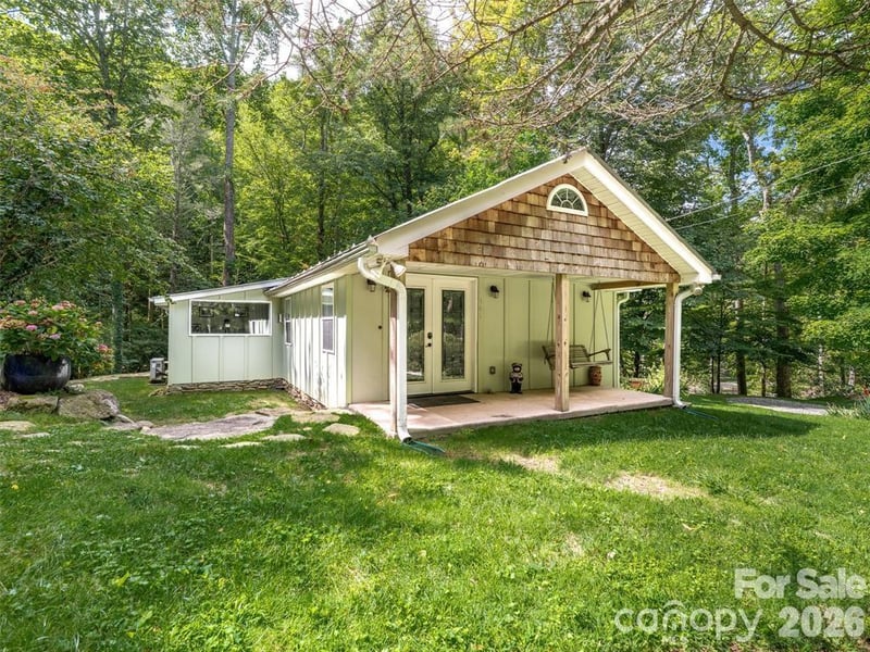 347 Blackberry Inn Road, Weaverville, NC - 2 beds, 2 baths, 973 sqft - $410,000