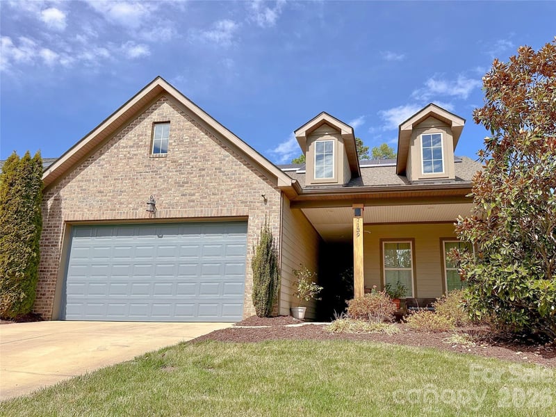 7139 Hanging Rock, Denver, NC - 3 beds, 3 baths, 2,435 sqft - $684,900