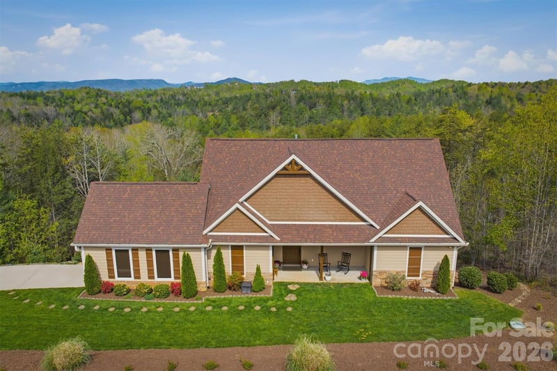 1510 High Valley Way, Lenoir, NC - 3 beds, 2.5 baths, 1,940 sqft - $929,900