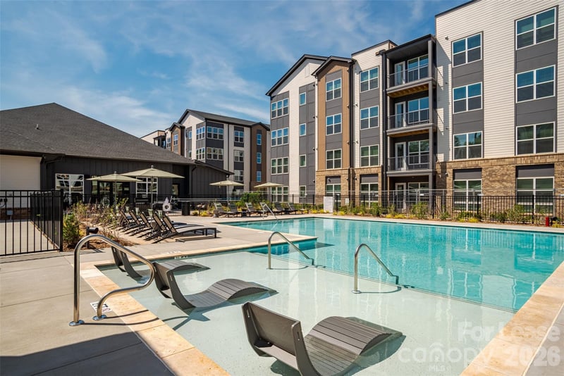 925 W Mallard Creek Church Road S1, Charlotte, NC - 1 bed, 1 bath, 592 sqft - $1,540