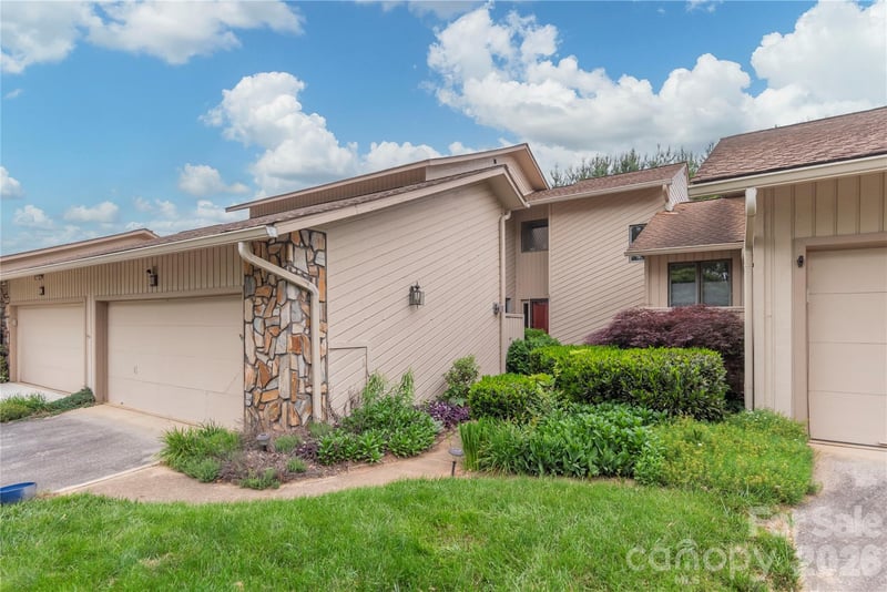 111 Clubwood Court, Asheville, NC - 3 beds, 3 baths, 2,013 sqft - $415,000