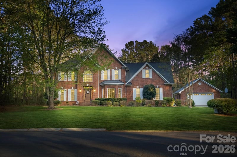 3570 Weddington Oaks, Matthews, NC - 4 beds, 3 baths, 3,196 sqft - $915,000
