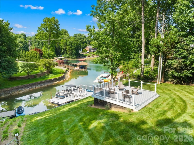 2474 Green Point Lane, Denver, NC - 4 beds, 3.5 baths, 3,477 sqft - $1,494,500
