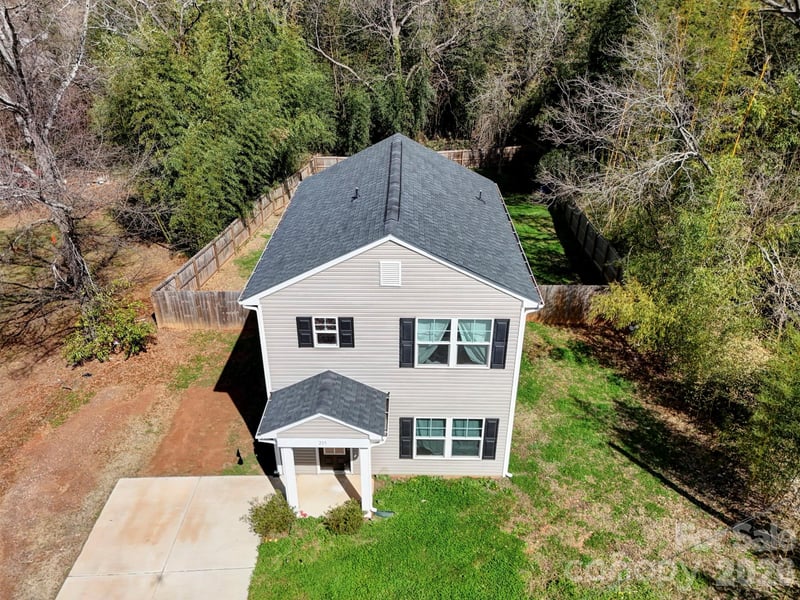 215 Putnam Street, Shelby, NC - 3 beds, 2.5 baths, 1,222 sqft - $220,900